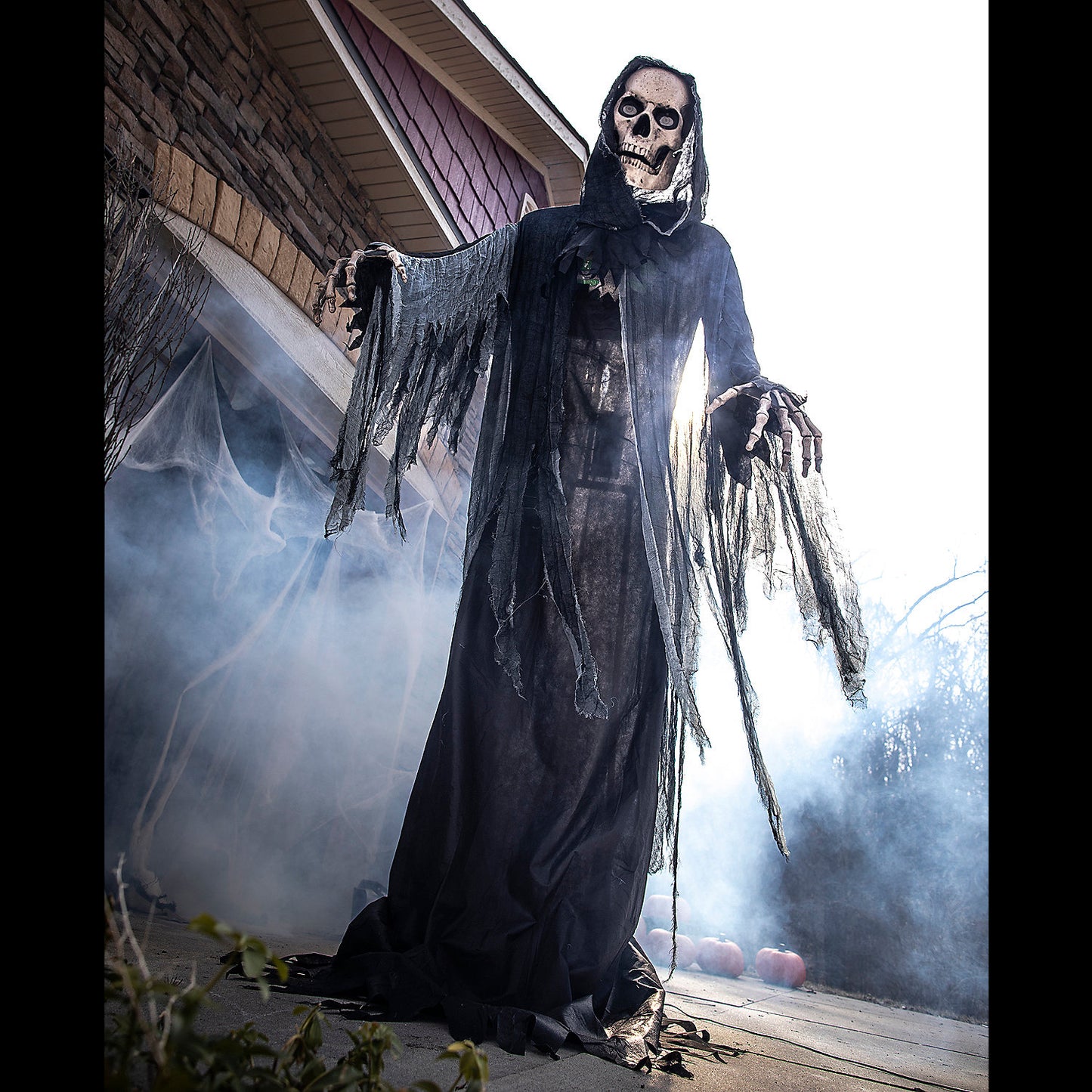 Huge 10' Towering Reaper Animated Skeleton Halloween Moving Prop w/ Digital Eyes